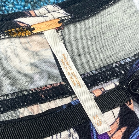 Free People Keepin' On Tee Tropical Floral Print Long Sleeve Blouse - Picture 8 of 8